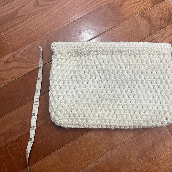 Vintage 1970s Cream Crochet Hinged Purse - Picture 2 of 5